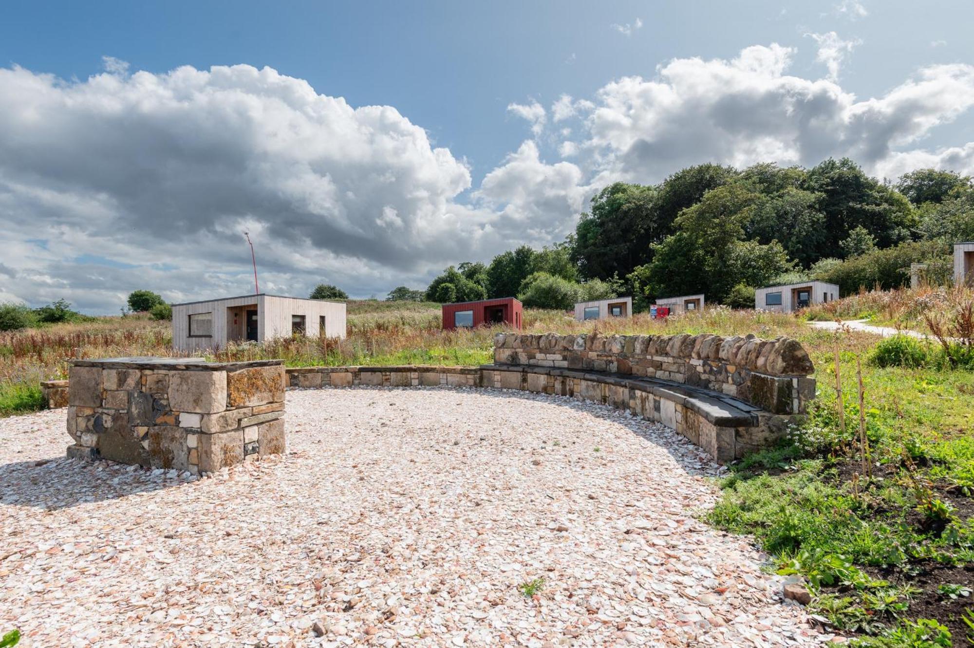 Rustic Cabins, Sea Views From Rewilded Farm With Highland Cows St Andrews Extérieur photo
