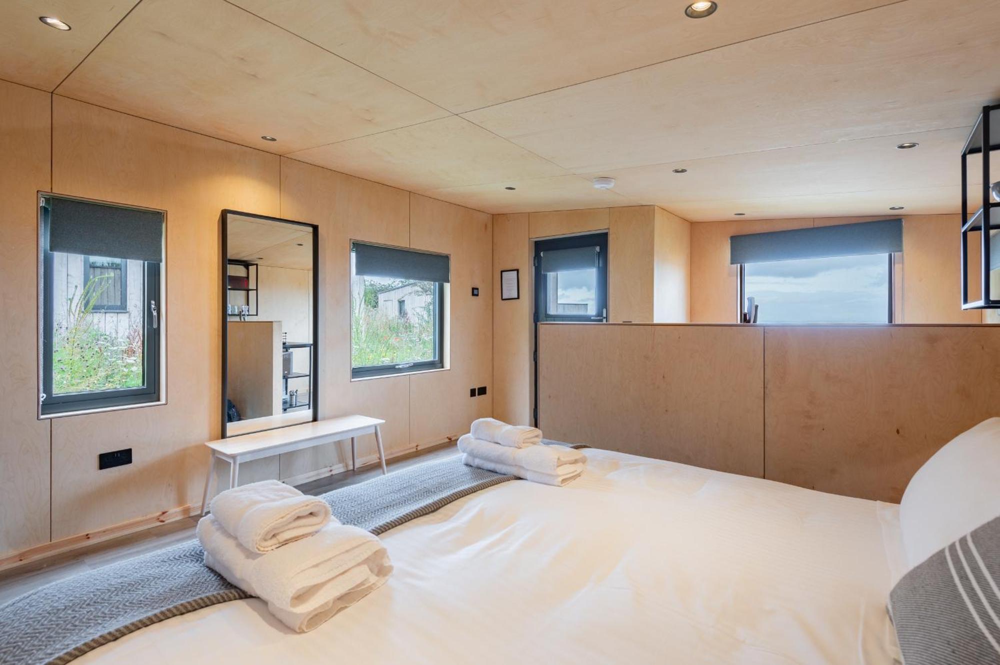 Rustic Cabins, Sea Views From Rewilded Farm With Highland Cows St Andrews Extérieur photo