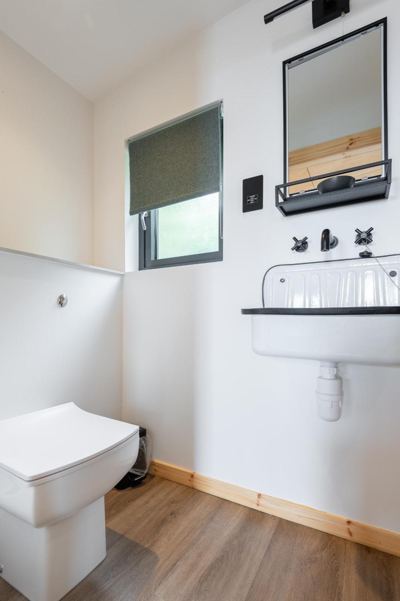 Rustic Cabins, Sea Views From Rewilded Farm With Highland Cows St Andrews Extérieur photo
