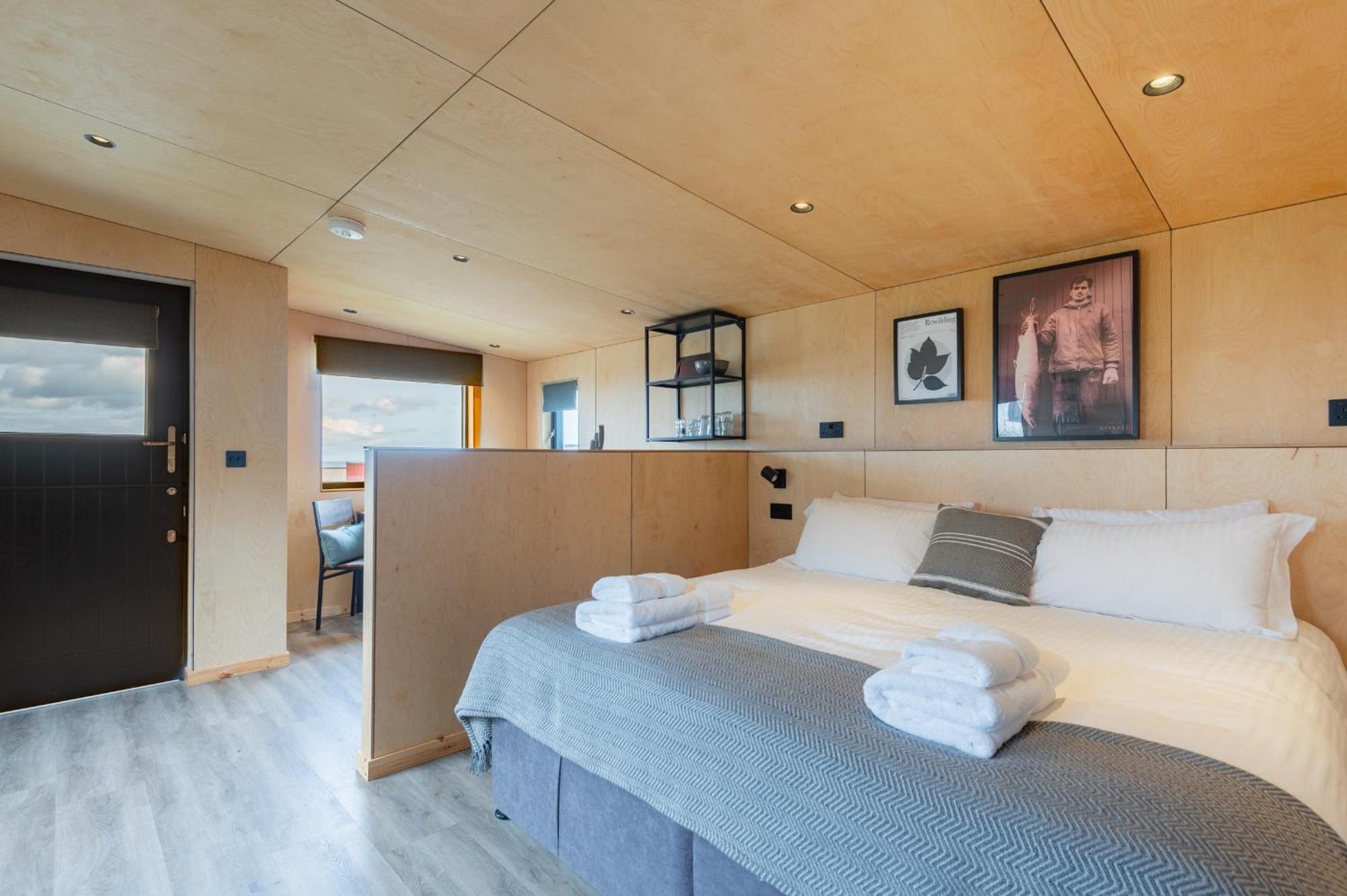 Rustic Cabins, Sea Views From Rewilded Farm With Highland Cows St Andrews Extérieur photo